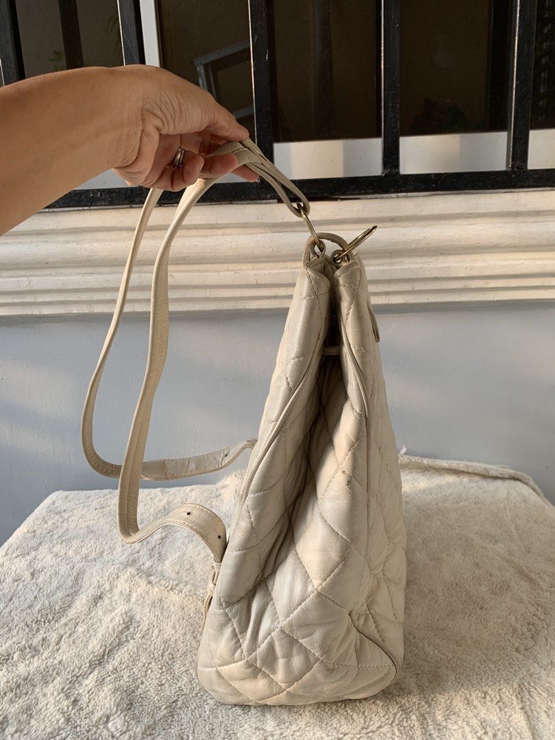 Offwhite leather Backpack (Category: Backpacks) located in Taguig. Submitted by madisam (Listing ID 1467833466, Image 3). Description: Preloved Clear in pics .