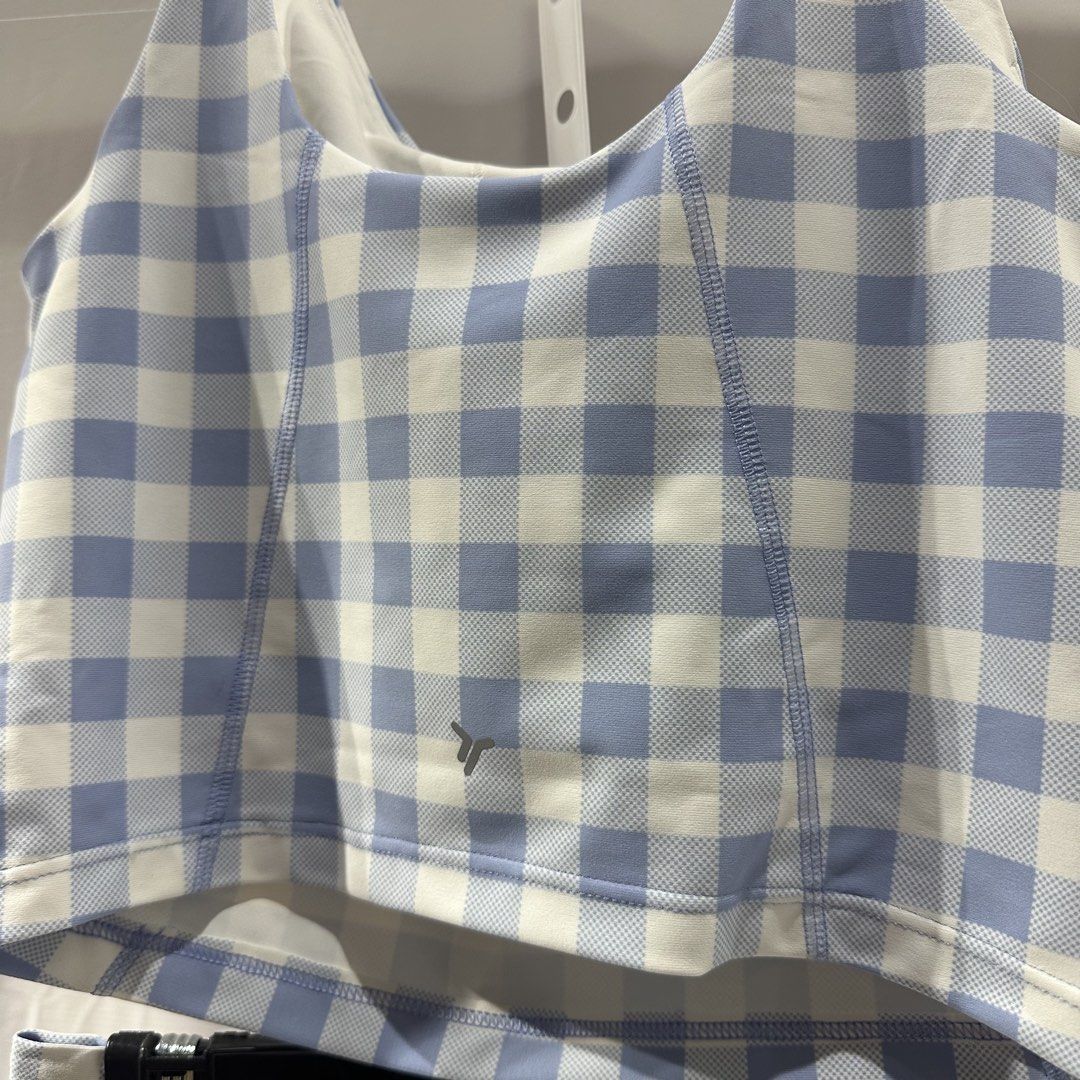Old Navy Athleisure Wear (Category: Activewear) located in Angeles City. Submitted by decko.finds (Listing ID 1467639662, Image 2). Description: Top: 14’ x 16.5’ (₱1,400) Bottom: 12.5’ x 15’ (₱1,200).