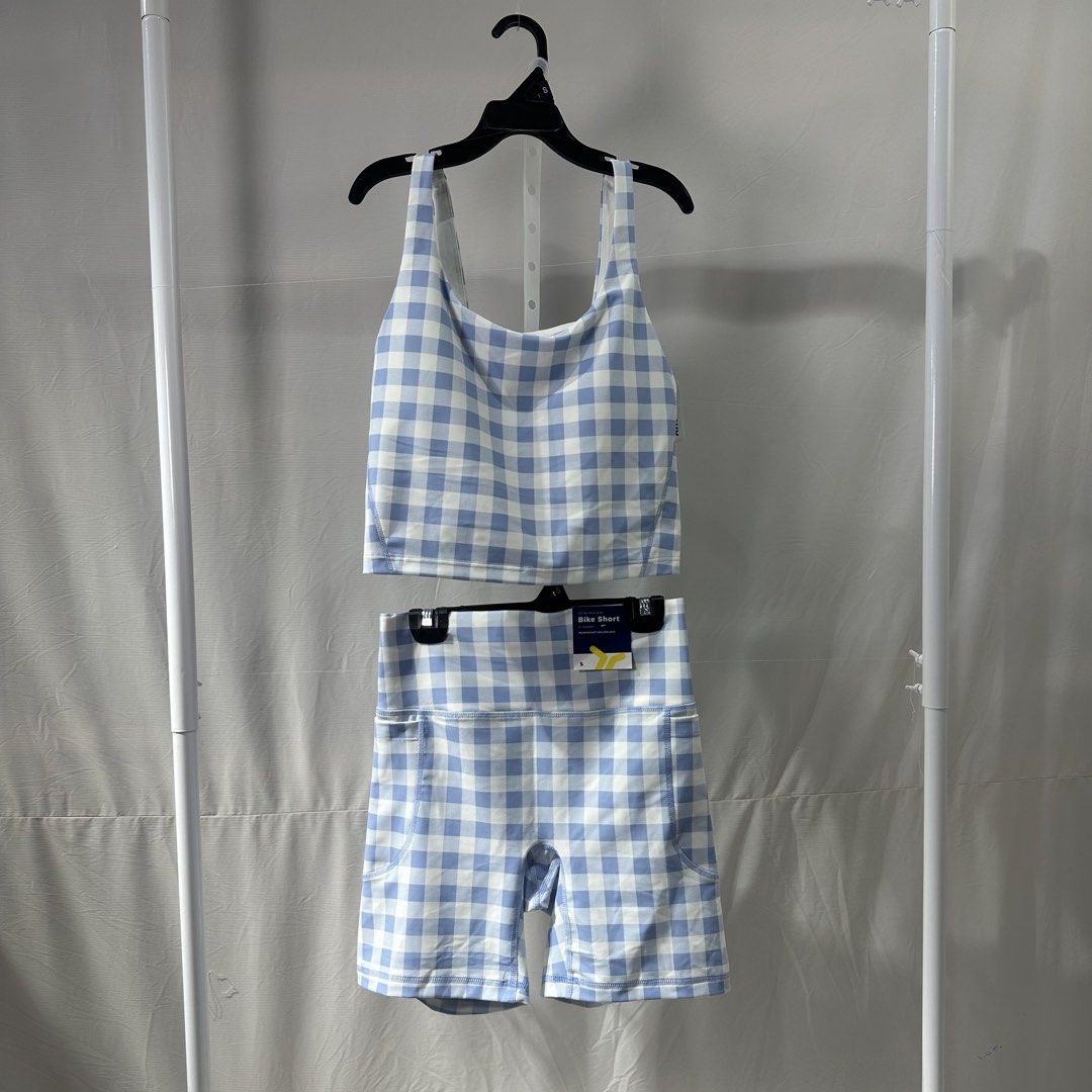 Old Navy Athleisure Wear (Category: Activewear) located in Angeles City. Submitted by decko.finds (Listing ID 1467639662, Image 1). Description: Top: 14’ x 16.5’ (₱1,400) Bottom: 12.5’ x 15’ (₱1,200).