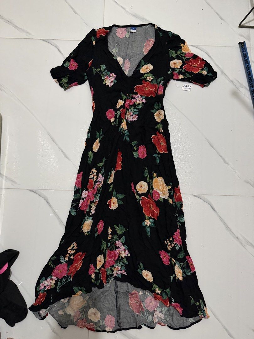 Old Navy Floral Dress (Category: Dresses) located in Las Pinas. Submitted by gmonteros (Listing ID 1467683025, Image 1). Description: .