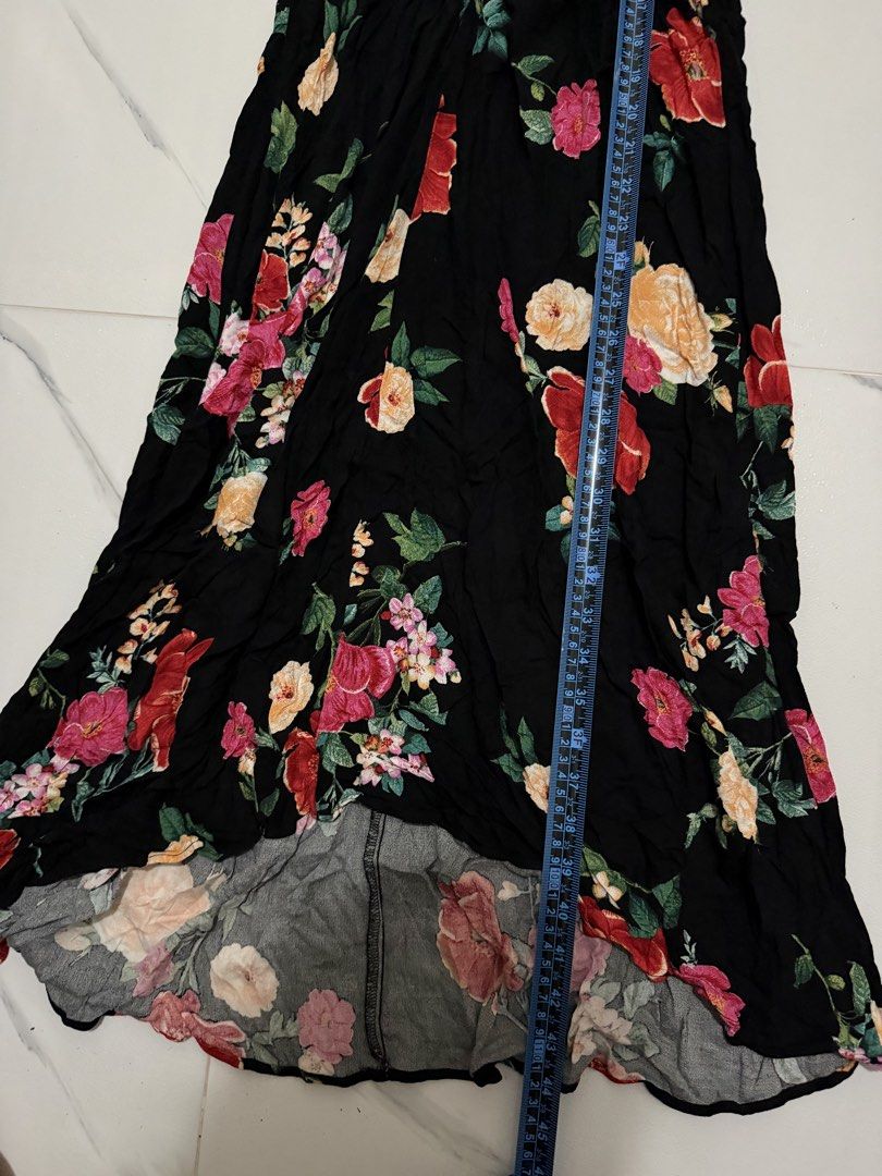 Old Navy Floral Dress (Category: Dresses) located in Las Pinas. Submitted by gmonteros (Listing ID 1467683025, Image 2). Description: .
