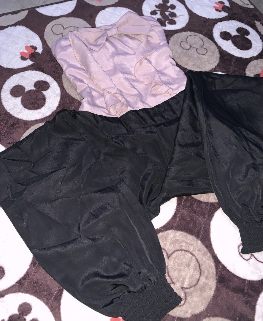Old Rose Tube Jumpsuit (Category: Jumpsuits) located in Pasig City. Submitted by nyca1989 (Listing ID 1467764667, Image 3). Description: Layered pink bow-front strapless top connected to black high-waisted pants.Zipper is on the side and can fit to XS mommy or 12-14 years old teens. 28 waist 40-41 inches long (from waist down) 2 side pockets Garterized back and bottom of the pants Cut tag but branded .