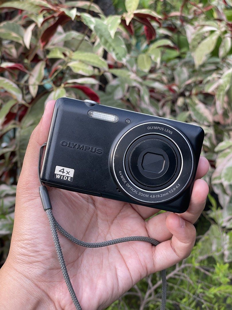 olympus VG-150 digital camera digicam (Category: Cameras) located in Paranaque City. Submitted by momochiii24 (Listing ID 1467678638, Image 1). Description: olympus VG-150 digital camera digicam 12 megapixels price:3,000 lp:2,800 fully functional all buttons are working flash and zooms are working no lcd burn output is dreamy minimal issue: with 2 minimal dust sa sagad na zoom pero sa 1x to other wala. chat if interested inclusions:unit,battery,s