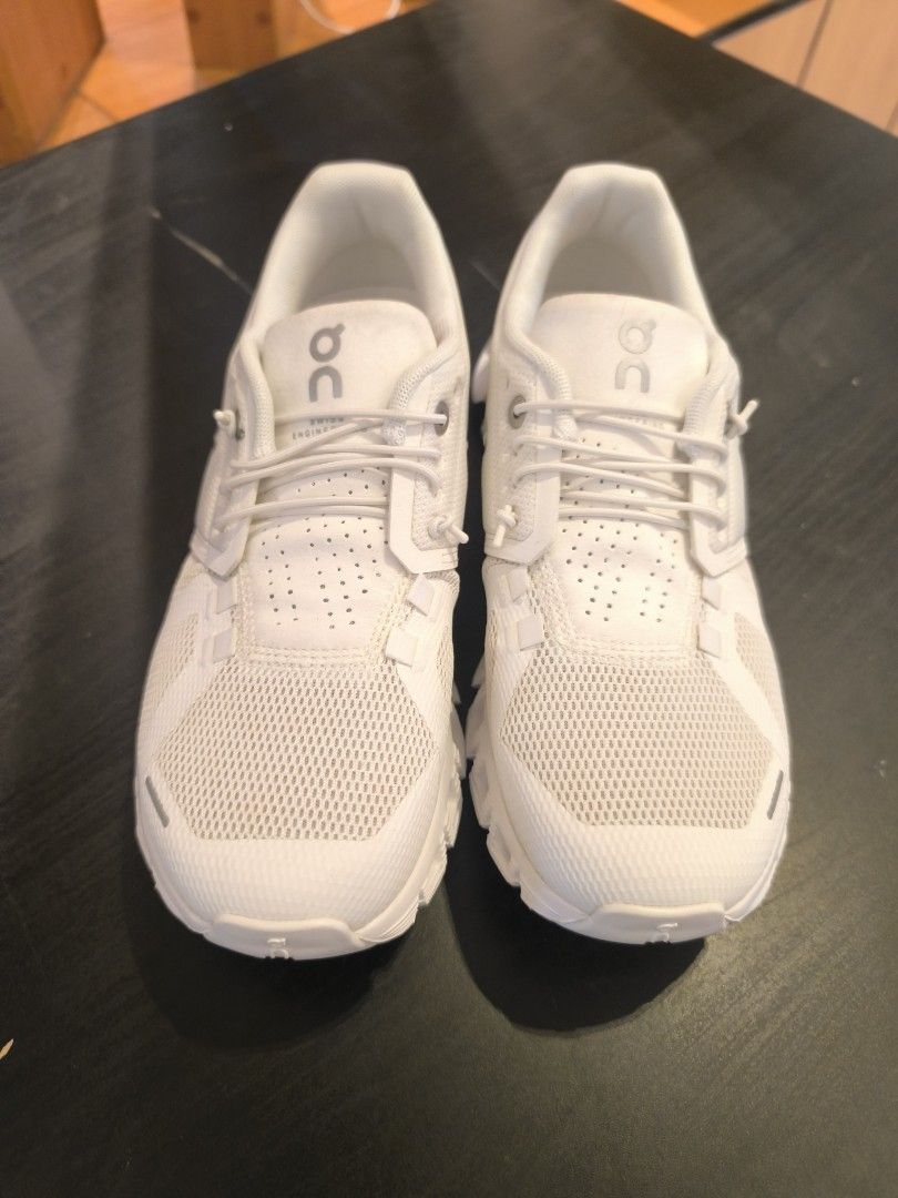 On cloud 5 all white (Category: Sneakers) located in Alcantara. Submitted by 2jongthebestseller (Listing ID 1467655798, Image 2). Description: brandnew, no box (Maximized balikbayan box so box was dumped).