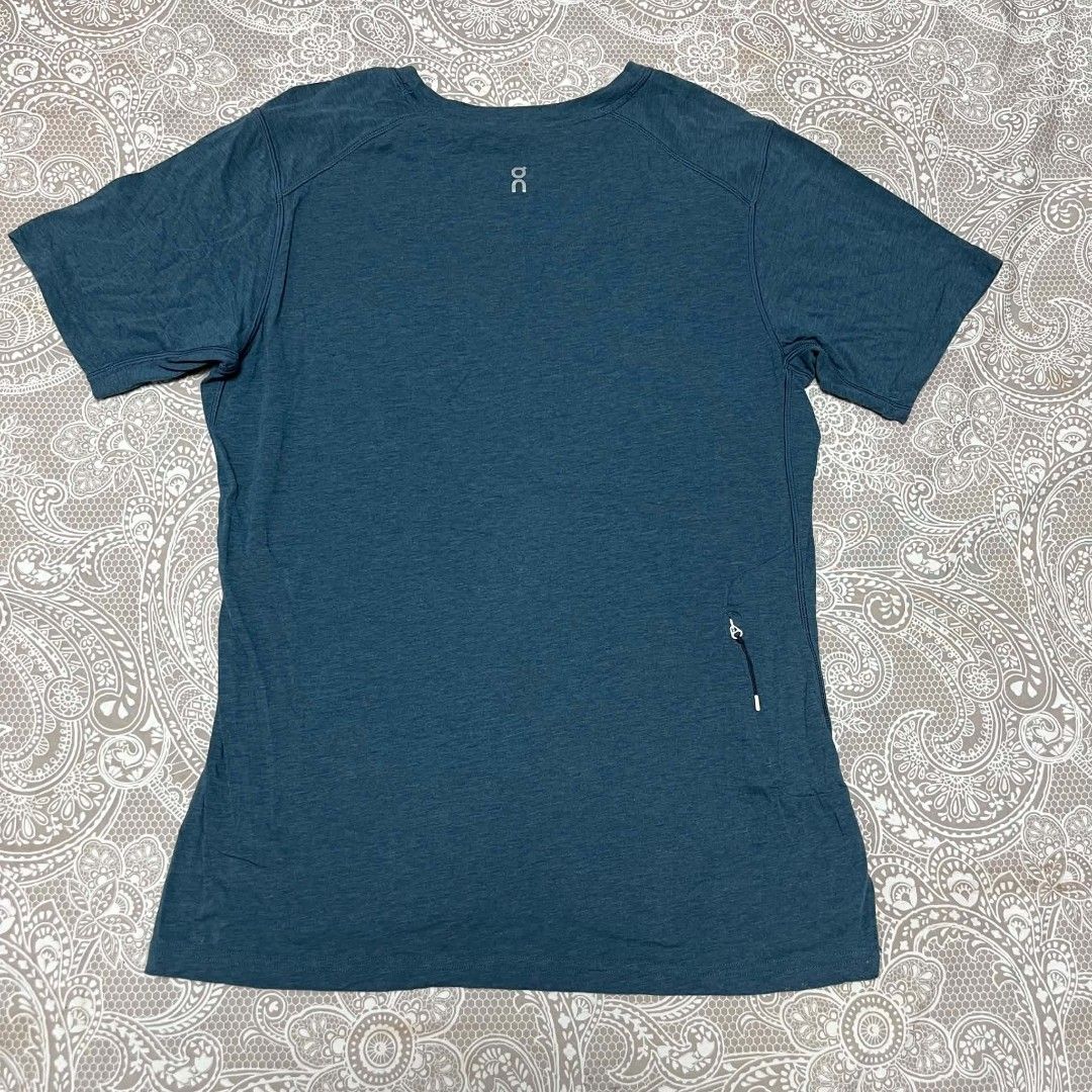 On cloud men's shirt (Category: Activewear) located in San Pablo. Submitted by reyfox (Listing ID 1467688465, Image 2). Description: on cloud men's dri fit shirt.