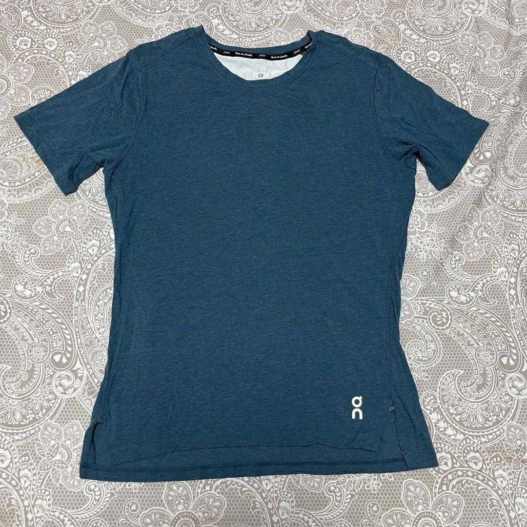 On cloud men's shirt (Category: Activewear) located in San Pablo. Submitted by reyfox (Listing ID 1467688465, Image 1). Description: on cloud men's dri fit shirt.
