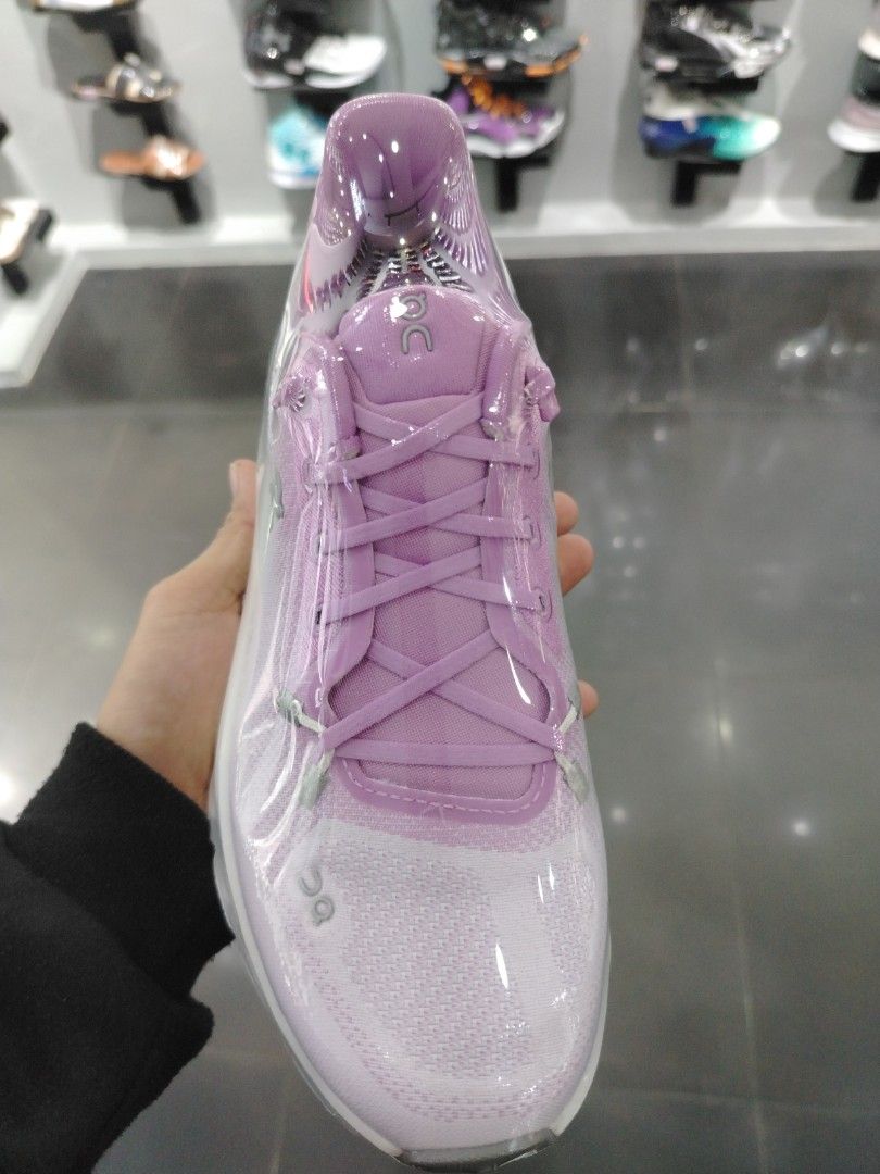 On cloudtilt (Category: Sneakers) located in Quezon City. Submitted by rvnnnnnn (Listing ID 1467684197, Image 2). Description: .