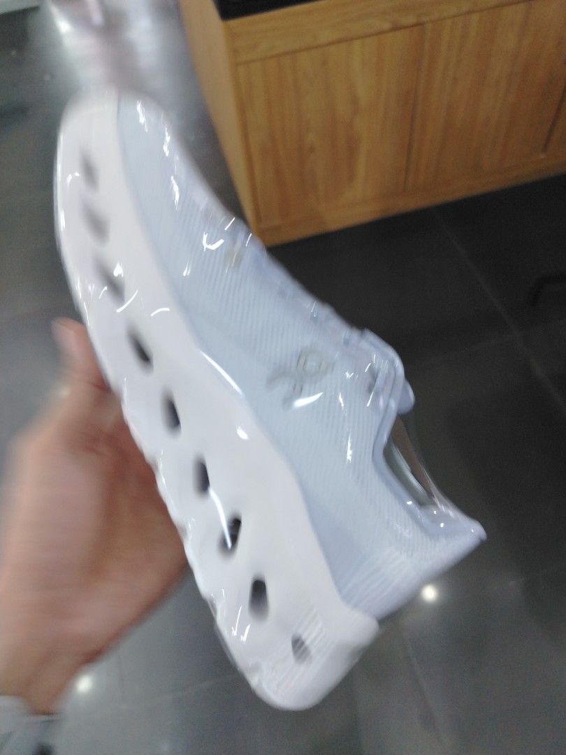 On cloudtilt (Category: Sneakers) located in Quezon City. Submitted by rvnnnnnn (Listing ID 1467685462, Image 3). Description: .