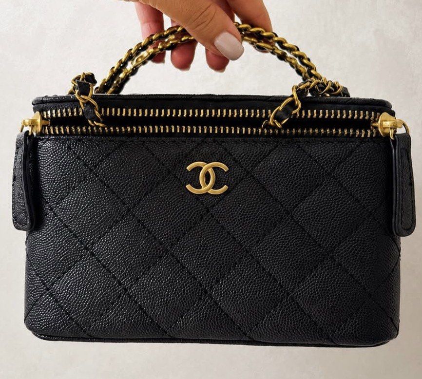 On Hand vip gwp black leather vanity makeup bag with box (Category: Cross-body Bags) located in General Trias. Submitted by godgraceisreal_ph (Listing ID 1467730228, Image 1). Description: on hand, 1 piece only ready to ship via lalamove, lbc or jnt complimentary chanel vip gwp black leather vanity makeup bag with box.