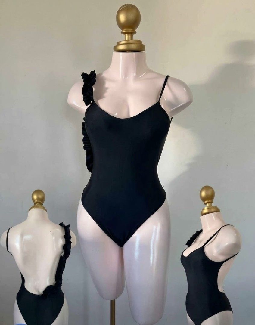 One piece scoop back (Category: Bikinis & Swimsuits) located in Muntinlupa City. Submitted by archer_closet (Listing ID 1467632609, Image 1). Description: size s-m worn once.