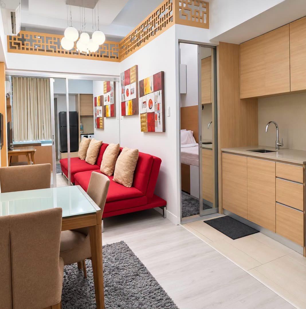 One Shangrila Place studio for Lease (Category: Apartments & Condos) located in San Juan City. Submitted by steffie.yu (Listing ID 1467625948, Image 3). Description: ✨ FOR LEASE | ONE SHANGRI-LA PLACE ✨ Enjoy comfortable high-floor living in this fully furnished 45 sqm studio, thoughtfully converted into a one-bedroom layout with a maid’s room. ▪️ Floor area: 45 sqm ▪️ High-floor unit ▪️ Studio converted into 1 bedroom ▪️ With maid’s room ▪️ Full
