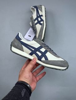 (Category: ) located in . Submitted by awesome_sneakers (Listing ID 1467615619, Image 1). Description: .