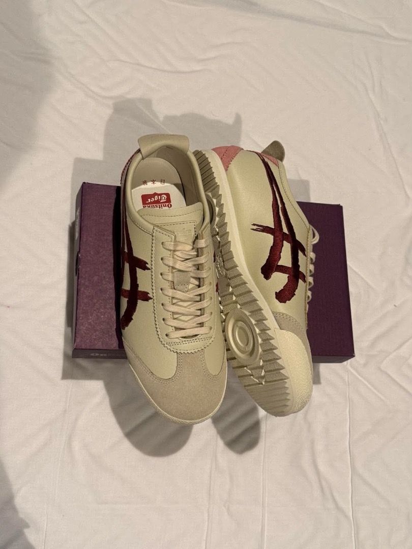 Onitsuka Tiger Mexico 66 Deluxe Women’s (Category: Sneakers) located in Manila. Submitted by hawtstufff (Listing ID 1467815263, Image 1). Description: - Brand: Onitsuka Tiger - Model: Mexico 66 Deluxe (Nippon Made Collection) - Colorway: Birch Deep Mars - Size: US 6 / EUR 37 / UK 4 / CM 23.0 - Material: Premium leather upper with suede trim and textured stripes - Condition: Never worn, pristine condition - Inclusions: Original purple box - Used o