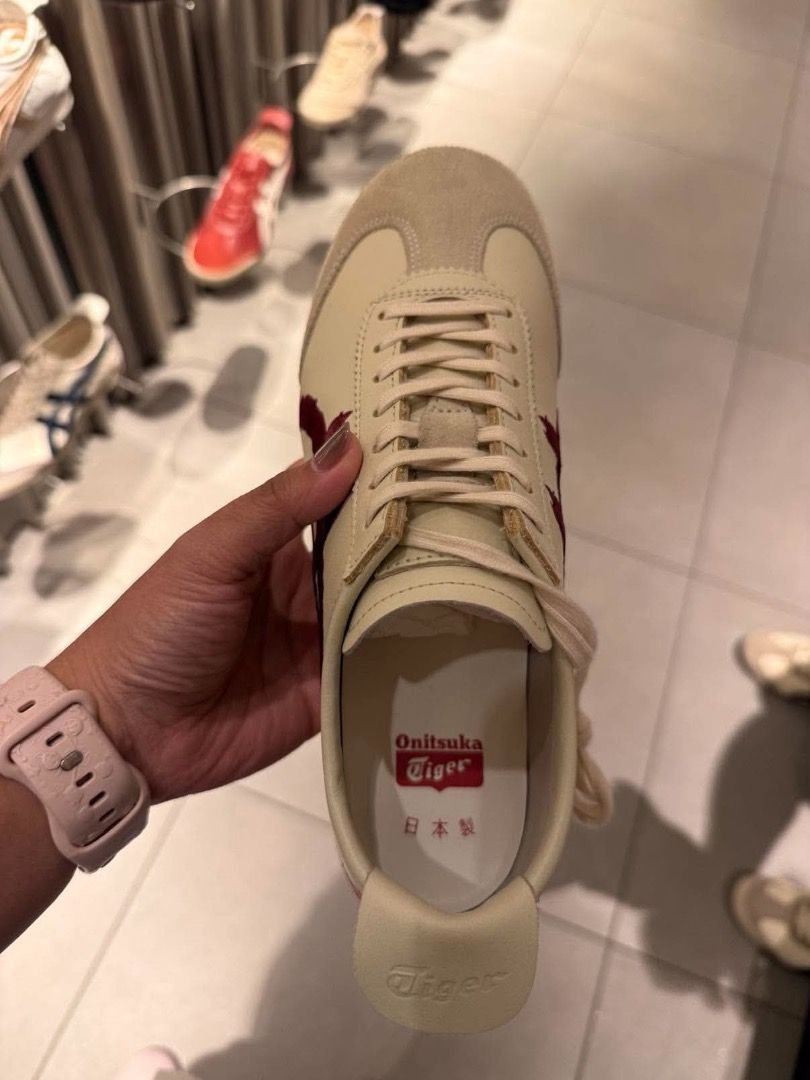 Onitsuka Tiger Mexico 66 Deluxe Women’s (Category: Sneakers) located in Manila. Submitted by hawtstufff (Listing ID 1467815263, Image 2). Description: - Brand: Onitsuka Tiger - Model: Mexico 66 Deluxe (Nippon Made Collection) - Colorway: Birch Deep Mars - Size: US 6 / EUR 37 / UK 4 / CM 23.0 - Material: Premium leather upper with suede trim and textured stripes - Condition: Never worn, pristine condition - Inclusions: Original purple box - Used o
