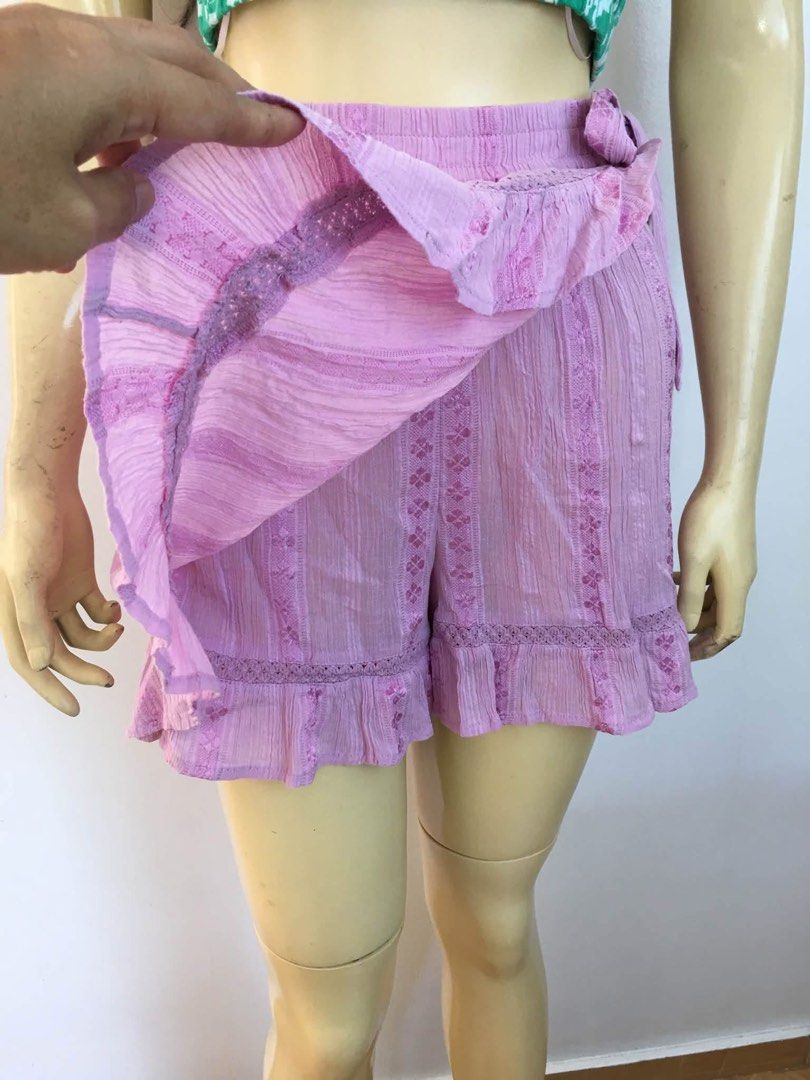 Only mini skirt with short (Category: Shorts) located in Subic. Submitted by Rodsbestbuys (Listing ID 1467650006, Image 2). Description: Only Mini skirt with short Small on tag Can fit small to medium garter waist Stretch .