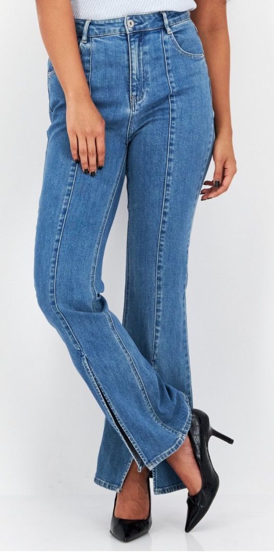 Only Stretchable High-Waist Jeans with Front Slit Large (Category: Jeans) located in Caloocan City. Submitted by crateandbarrel (Listing ID 1467796952, Image 3). Description: - Brand: Only - Size: Large (L) - Color: Classic Blue - Fit: High-waist, super comfortable with stretchy fabric - Design: Front seam detail with trendy ankle slit - Pockets: Two functional back pockets - Condition: Great everyday denim piece Brand new with tag Guaranteed Aut