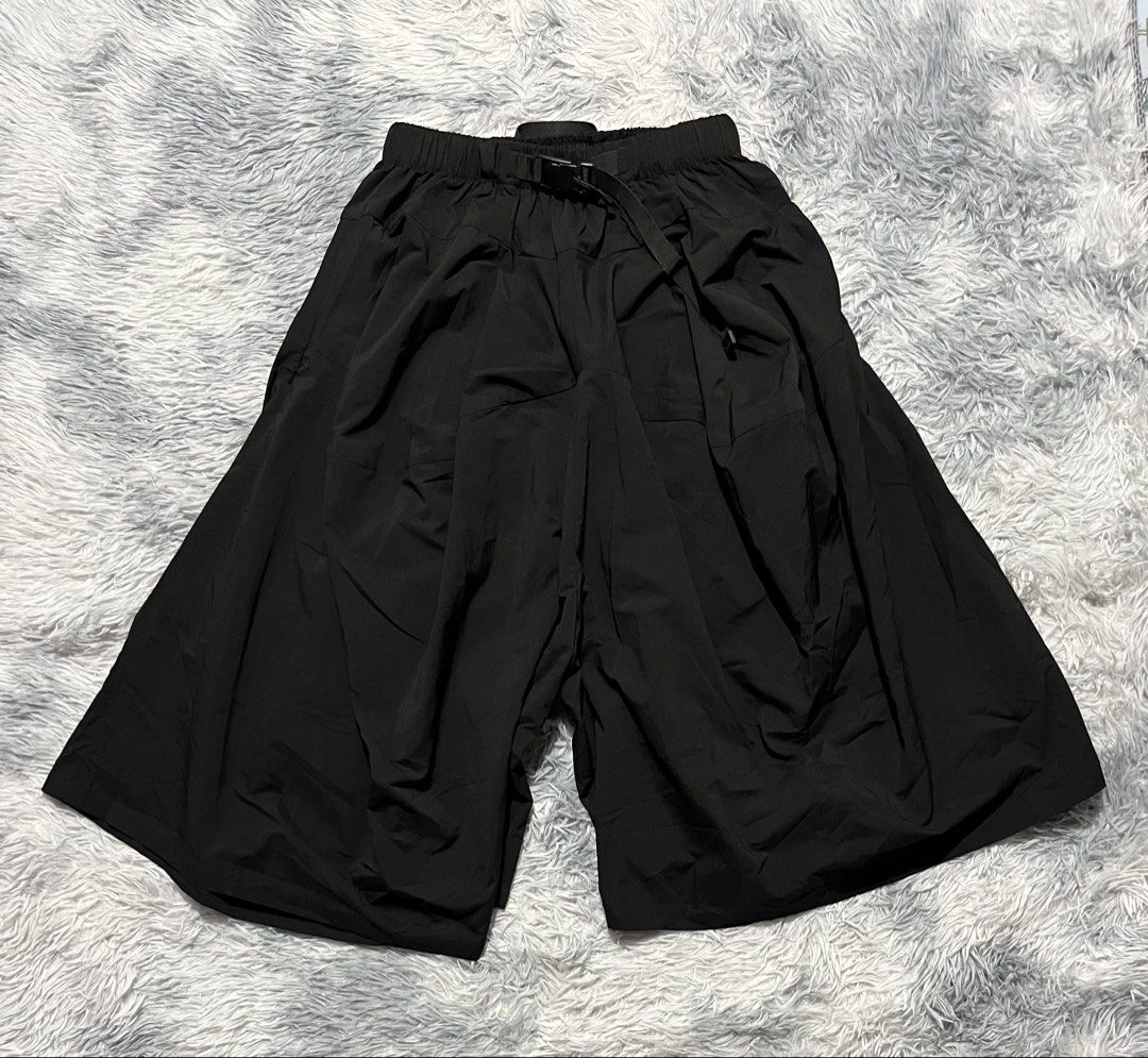 OOTWEEK Ballon Pants (Category: Other Bottoms) located in Sasmuan (Sexmoan). Submitted by winterclothes.ph (Listing ID 1467732882, Image 1). Description: OOTWEEK Ballon Pants Waist 27-31 Length 28.5 Leg Opening 27.5 Excellent Condition .