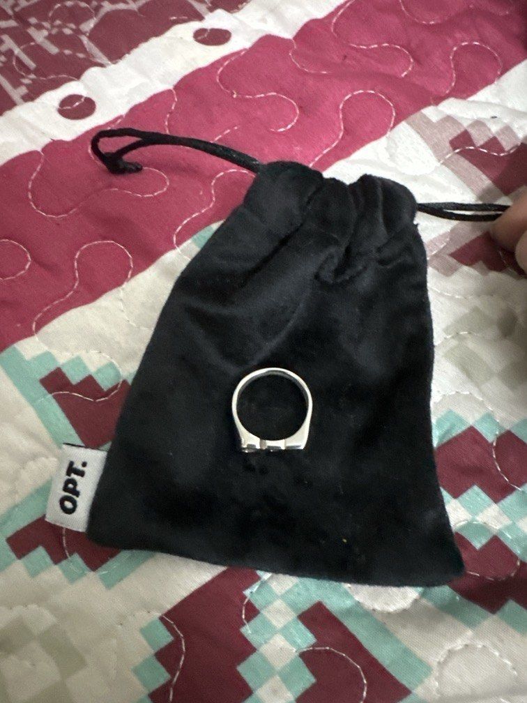 Opt ring (Category: Rings) located in Ipoh. Submitted by xmaniac.preloveditem (Listing ID 1467657788, Image 2). Description: Condition semua cun Cod ipoh perak.
