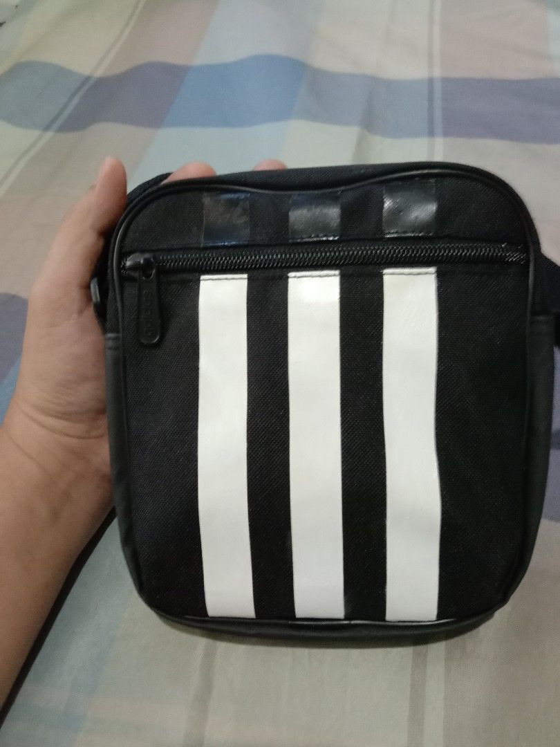 Orig. Adidas Cp Sling (Category: Sling Bags) located in Llanera. Submitted by stopnshop_03 (Listing ID 1467634940, Image 3). Description: payment first no to joyjoy talk.
