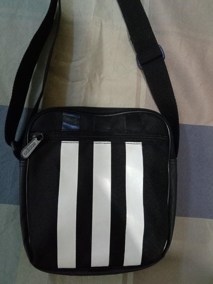 Orig. Adidas Cp Sling (Category: Sling Bags) located in Llanera. Submitted by stopnshop_03 (Listing ID 1467634940, Image 2). Description: payment first no to joyjoy talk.