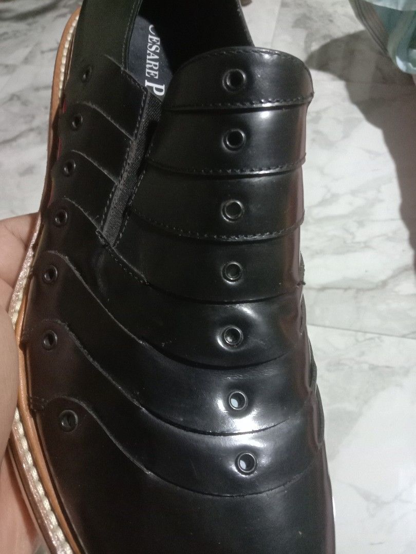 Orig CESARE PACIOTTI slip-on derby (Category: Casual Shoes) located in Baguio. Submitted by oliviapreloved100620 (Listing ID 1467605087, Image 3). Description: Fit size 8 mens.