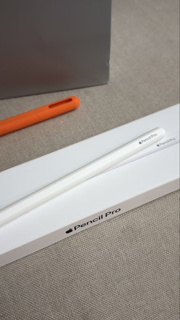 Original Apple Pencil Pro (Powermac Purchased) (Category: Other Mobile & Gadget Accessories) located in Manila. Submitted by kevin.cee (Listing ID 1467837473, Image 2). Description: For Sale Only‼️ For shipping only, as I am currently in the province at the moment (Nueva Vizcaya) 📍 Selling Price: ₱4,500 (sagad price ₱4,000) RFS: Hindi nagagamit/Need Cash -It was bought last month at Powermac -100% Makinis (Pwede Sa Maarte) -Hindi Nagamit Compati