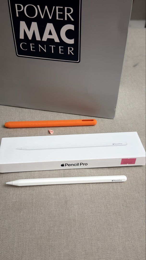 Original Apple Pencil Pro (Powermac Purchased) (Category: Other Mobile & Gadget Accessories) located in Manila. Submitted by kevin.cee (Listing ID 1467837473, Image 3). Description: For Sale Only‼️ For shipping only, as I am currently in the province at the moment (Nueva Vizcaya) 📍 Selling Price: ₱4,500 (sagad price ₱4,000) RFS: Hindi nagagamit/Need Cash -It was bought last month at Powermac -100% Makinis (Pwede Sa Maarte) -Hindi Nagamit Compati