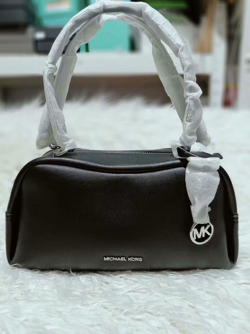 Original MK Cecily Small Shoulder Bag In Black (Category: Luxury Bags & Wallets) located in Manila. Submitted by msddirectfactoryoutlet (Listing ID 1467734889, Image 3). Description: M* Cecily Small Shoulder Bag In Black with sling *Silver-tone hardware *10.75”(W) X 5.25”(H) X 4.5”(D) *Handle drop: 10.5″ *Exterior details: detachable strap *Interior details: back slip pocket *Lining: 100% polyester *Zip fastening Brandnew with tag and cc Onhand P