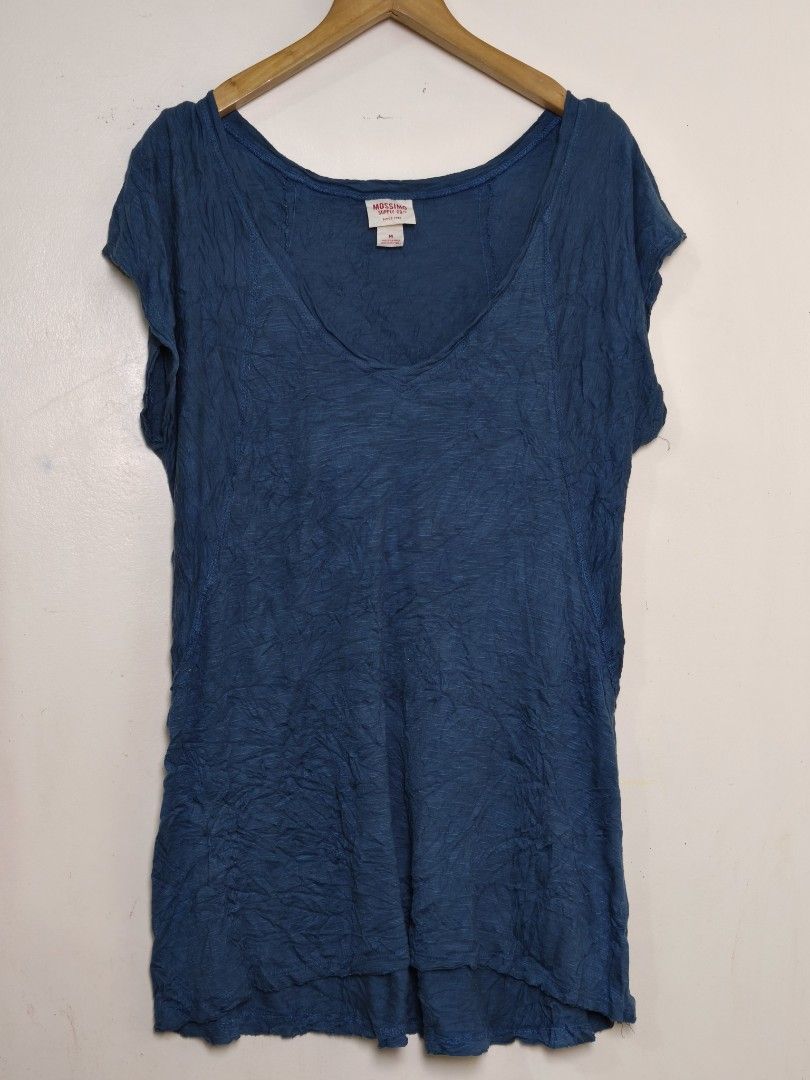 ORIGINAL MOSSIMO TOP - WOMEN'S V NECK TOP (Category: Shirts) located in Morong. Submitted by katiesmodernthrift (Listing ID 1467673245, Image 3). Description: ‎👋 OH YES! ‎THIS ITEM IS AVAILABLE! ‎AS LONG AS IT WAS POSTED, WE GUARANTEE IT'S AVAILABILITY 👆 ‎ ‎❤❤Fresh from the USA BOX 📦❤❤ ‎ ‎📍 AUTHENTICITY HAS BEEN VERIFIED BY THE SELLER. ‎ ‎📍 GUARANTEED VINTAGE AND ORIGINAL. ‎ ‎Additional info : ‎ ‎👋 The clothes may arrive wrinkled, ‎but they