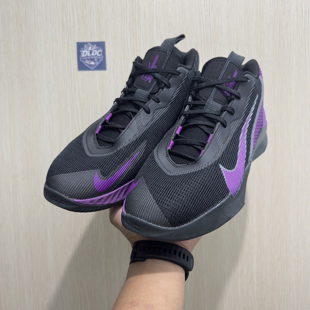 ORIGINAL NIKE GT JUMP ACADEMY SIZE 10 (Category: Sneakers) located in Bacoor. Submitted by dldc.kicks.and.restoration (Listing ID 1467646419, Image 1). Description: FOR SALE NK GT JUMP ACADEMY BLACK VIVID PURPLE • SIZE 10 • USED / REP BOX • 1595 Php FIRM‼️ 📍Molino 3, Bacoor Cavite / Pasay (by schedule) IG / FB - DLDC KICKS AND RESTORATION.