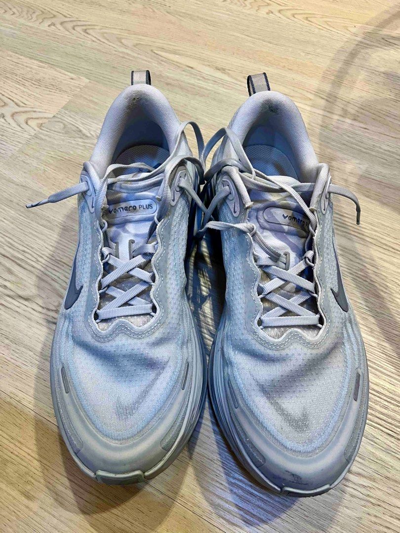 Original Pair Nike Vomero Plus (Category: Casual Shoes) located in Quezon City. Submitted by dealclutteredwithmi (Listing ID 1467730890, Image 2). Description: • Model: Nike Vomero Plus • Colorway: Football Grey / Ashen Slate •Flaw/s: check the last pic .
