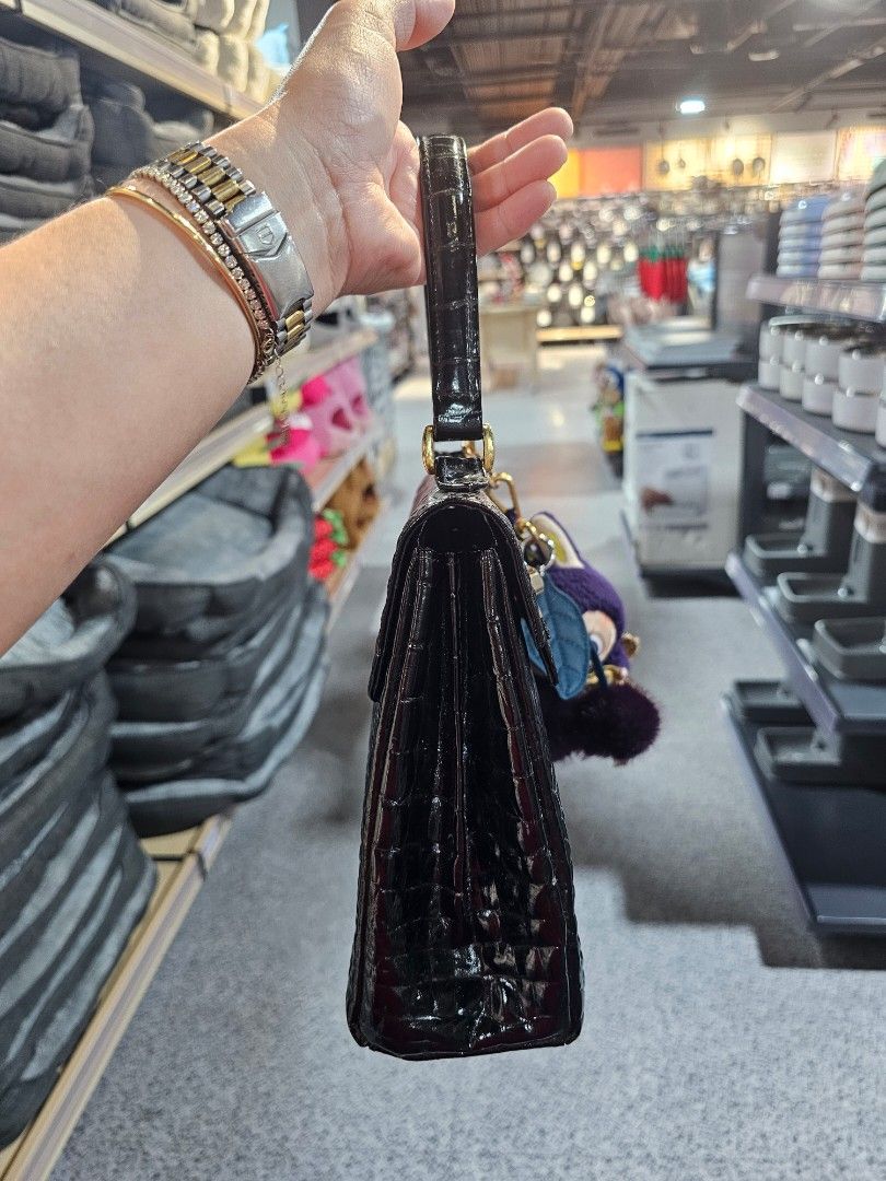 Original Vintage Rare Croc Top Handle Bag (Category: Luxury Bags & Wallets) located in Quezon City. Submitted by sherockxx (Listing ID 1467640745, Image 3). Description: Great for collectors. Clean inside and out. On hand and ready to ship plus fees..