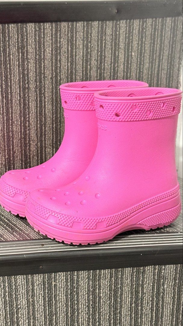 Original Vans, GiBi, Crocs Footwear (Category: Babies & Kids Fashion) located in Manila. Submitted by noblebird_a9271e (Listing ID 1467832966, Image 1). Description: For sale Authentic/Original Footwears for girl kid loc: tondo manila price: 2.5k take all na po. RFS: Di na kasya huwag na po tawaran please para pambili din ng pamalit.salamat po..