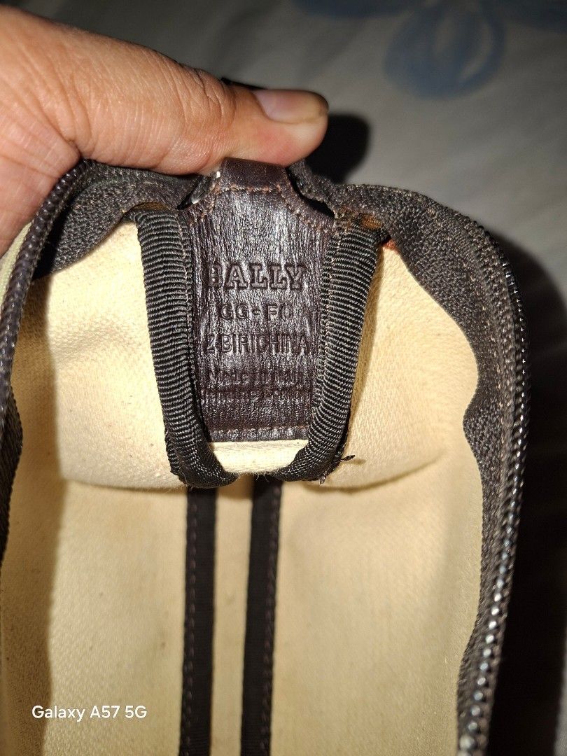 Original vintage bally (Category: Luxury Bags & Wallets) located in Andop. Submitted by deinlakarol_211 (Listing ID 1467760173, Image 2). Description: ganda pa nito with free paper bag and Bag charm free sf via jnt.