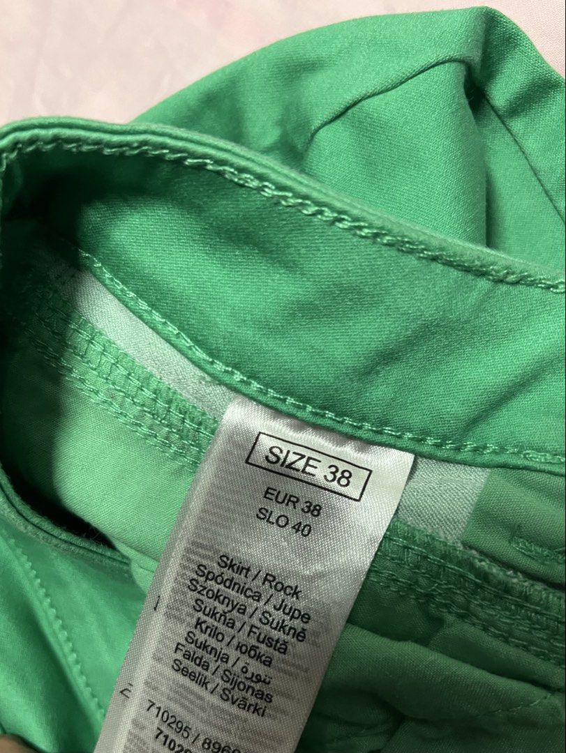 ORSAY - GREEN SKIRT (Category: Skirts) located in Manila. Submitted by herxi (Listing ID 1467723338, Image 2). Description: - stretchy fabric - bright green RFS : decluttering.