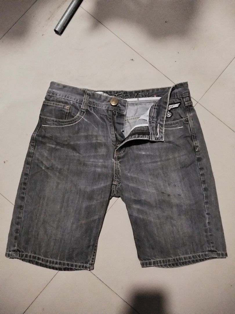 Osaka Big Train Denim Short (Category: Shorts) located in Monkayo. Submitted by youknowwho.27 (Listing ID 1467687854, Image 2). Description: Dimes- Waist 32-33 Length - 20.5 thigh - 12 hem opening - 10 LP-250+SF‼️.