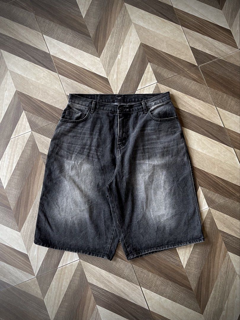 OtherFit Black Washed Jorts (Category: Shorts) located in Pagadian. Submitted by thrift.wrld (Listing ID 1467717701, Image 1). Description: ( OtherFit Black Washed Jorts ) Dimensions: • Waist: 35 • Length: 27 • Thigh: 17 • Hem: 14 Drop Prices: • Mine: 600 + ₱9O shipping fee (sf).