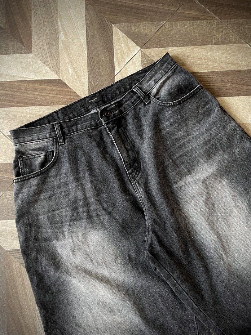 OtherFit Black Washed Jorts (Category: Shorts) located in Pagadian. Submitted by thrift.wrld (Listing ID 1467717701, Image 2). Description: ( OtherFit Black Washed Jorts ) Dimensions: • Waist: 35 • Length: 27 • Thigh: 17 • Hem: 14 Drop Prices: • Mine: 600 + ₱9O shipping fee (sf).