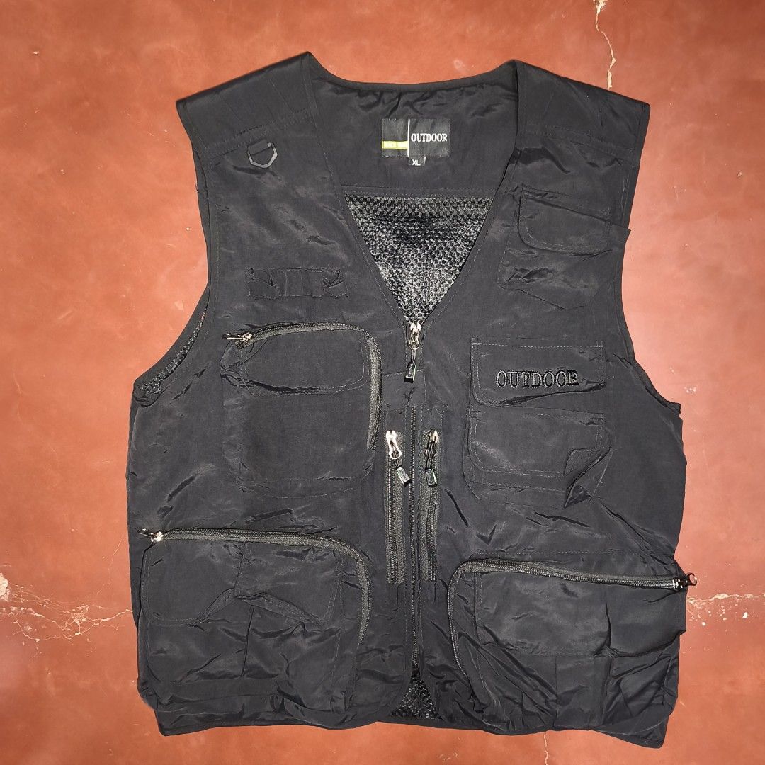 Outdoor Black Multi-Pocket Utility Vest (Category: Activewear) located in Antipolo. Submitted by alphaomega_fox (Listing ID 1467709337, Image 1). Description: - Brand/Model: Outdoor Utility Vest - Size: XL 21x25 - Color: Black - Storage: Multiple zipper pockets on front and back - Comfort: Lightweight breathable mesh lining - Features: Full zip closure and shoulder D-ring for gear - Ideal for: Hiking, fishing, photography, and outdoor activities 