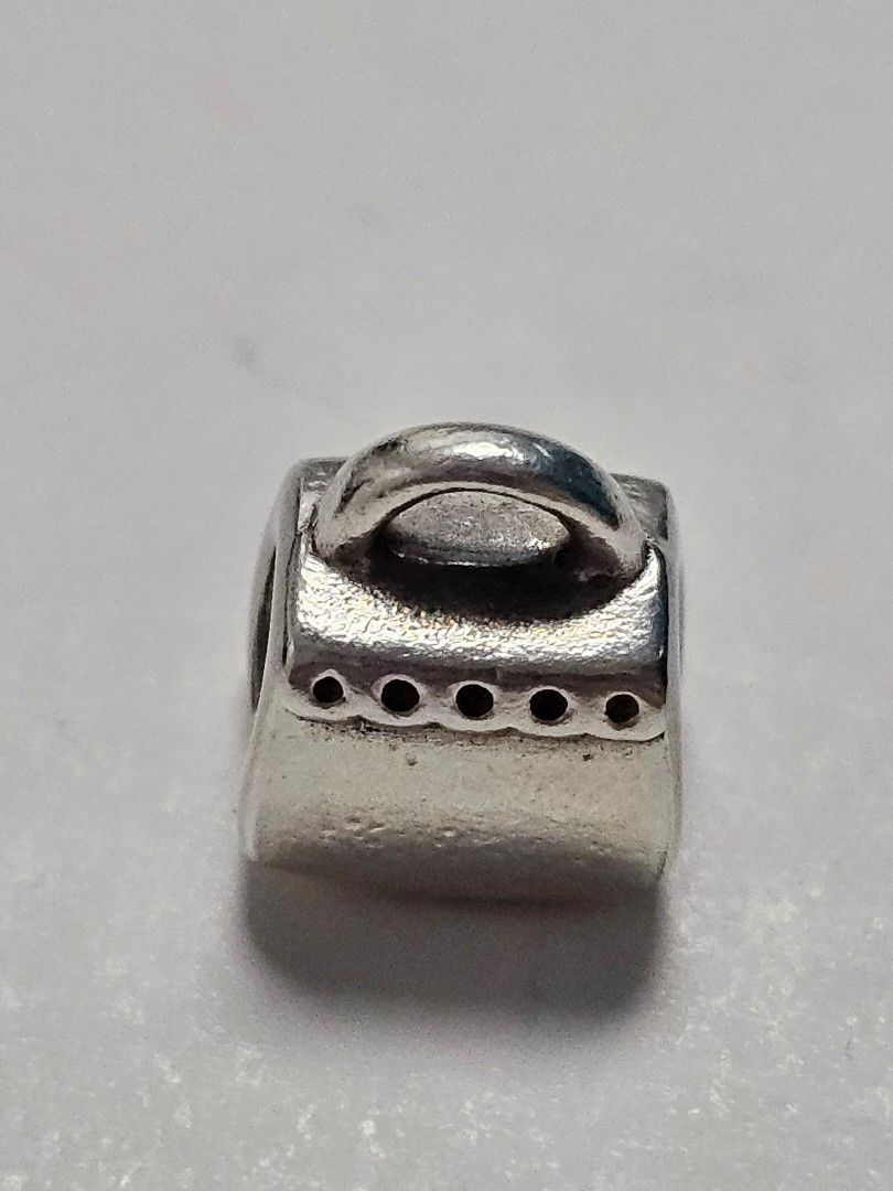 Pandora bag charm with stone (Category: Charms) located in Manila. Submitted by onlinesmartshopping12 (Listing ID 1467642516, Image 3). Description: no issue original.