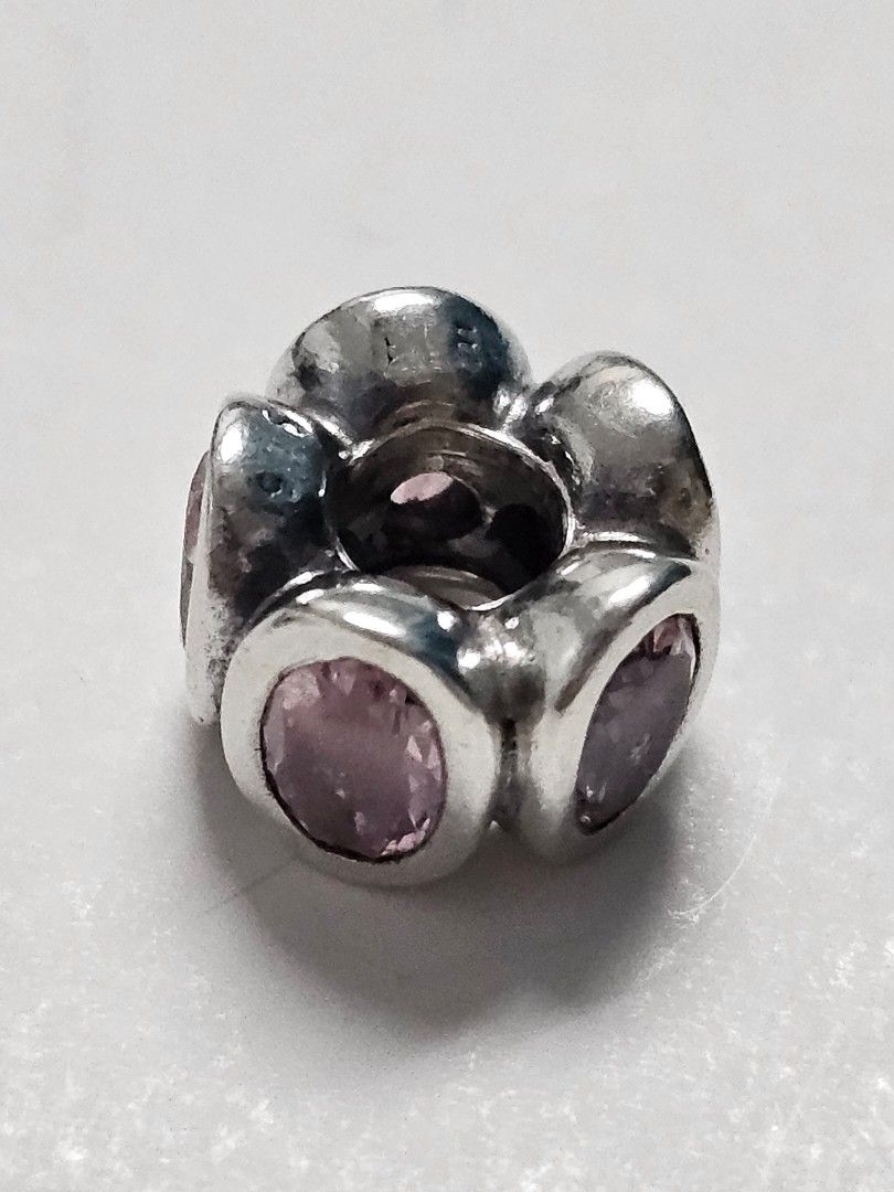 Pandora Purple Pink Stone Charm (Category: Charms) located in Manila. Submitted by onlinesmartshopping12 (Listing ID 1467642754, Image 2). Description: no issue original.