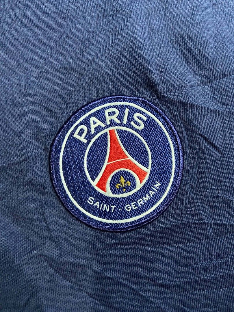 Paris Saint-Germain T shirt (Category: Activewear) located in Monkayo. Submitted by youknowwho.27 (Listing ID 1467691587, Image 3). Description: Size - Large No issue.