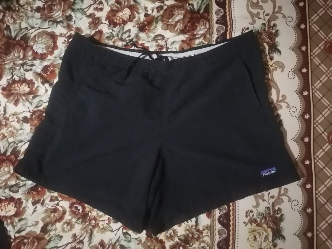 Patagonia (Category: Shorts) located in San Carlos City. Submitted by apyogone (Listing ID 1467708708, Image 1). Description: Patagonia nylon Excellent condition Color rate 9.9 Waistline 34 Length 14.