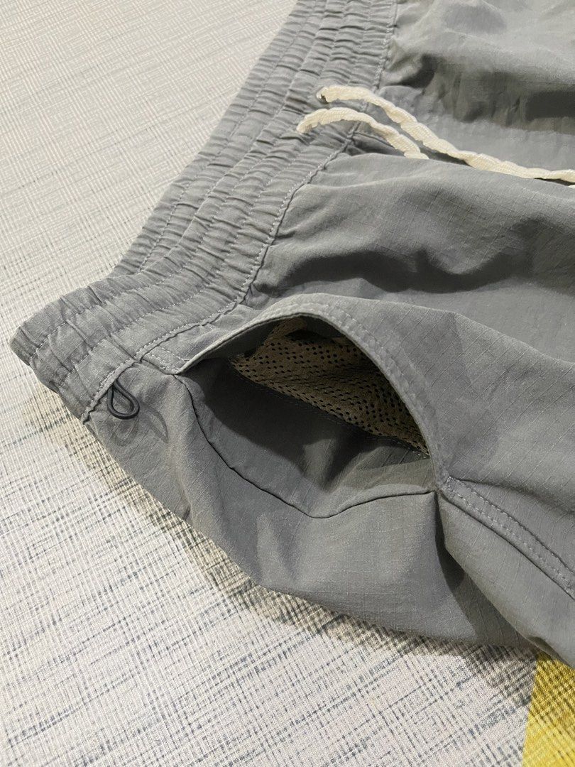 Patagonia mens short size large (Category: Shorts) located in Taytay. Submitted by ekselentekondisyon (Listing ID 1467754905, Image 3). Description: Patagonia mens short Size large on tag W-33-38 Good condition W/lace W/pockets No issue .