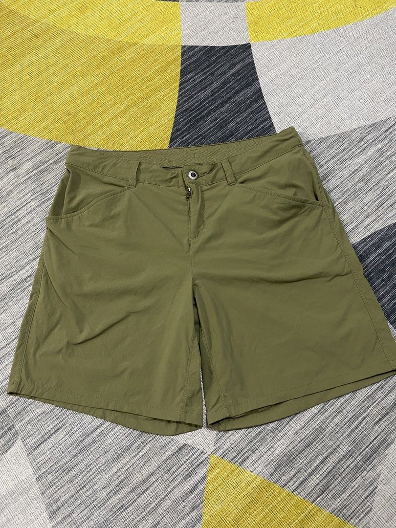 Patagonia womens short size 32-33 (Category: Shorts) located in Taytay. Submitted by ekselentekondisyon (Listing ID 1467757935, Image 1). Description: Patagonia womens short W-32-33 Excellent condition No issue W/lace .