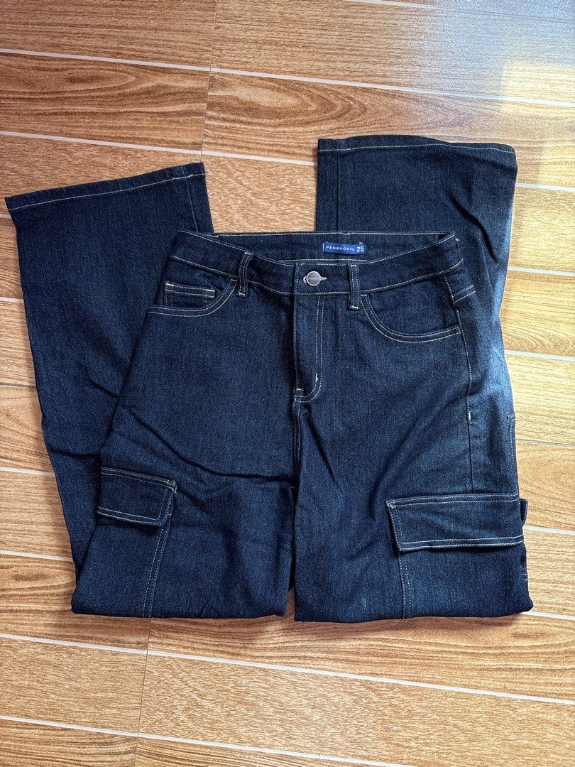 Penshoppe Denim Cargo Pants (Category: Jeans) located in Manila. Submitted by _foryou (Listing ID 1467666603, Image 2). Description: dm for when worn! used only once.