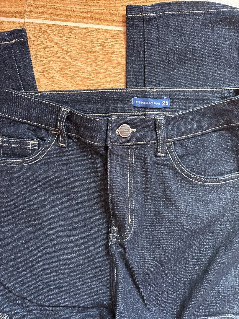 Penshoppe Denim Cargo Pants (Category: Jeans) located in Manila. Submitted by _foryou (Listing ID 1467666603, Image 3). Description: dm for when worn! used only once.