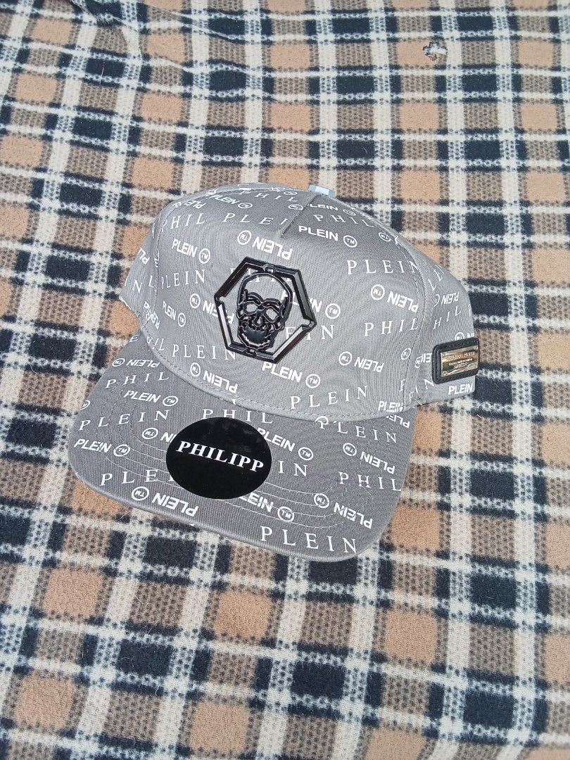Philipp Plein A-Frame Dadhat Gray🧢 (Category: Caps & Hats) located in Manila. Submitted by mariant10 (Listing ID 1467694461, Image 2). Description: BNEW CONDITION 💯 PUFF PRINT MINE 1099💸 COD AROUND METRO MANILA VIA LALAMOVE 🛵 DM TO PURCHASE 📥.