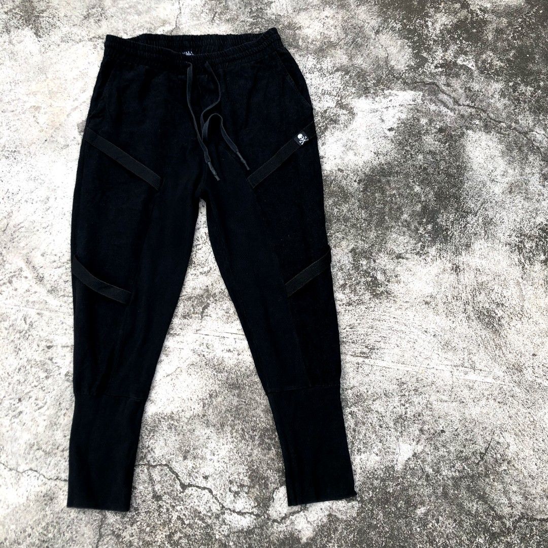 Philipp Plein Jogger Pants (Category: Joggers) located in General Santos City (Dadiangas). Submitted by daily_grailed.ph (Listing ID 1467615507, Image 2). Description: Authentic Condition 9.5/10 ✨ Size 32-34 Waistline color Black Extra Ordinary Design (Skull) message me for more Info, Lego. 🍋‍🟩.