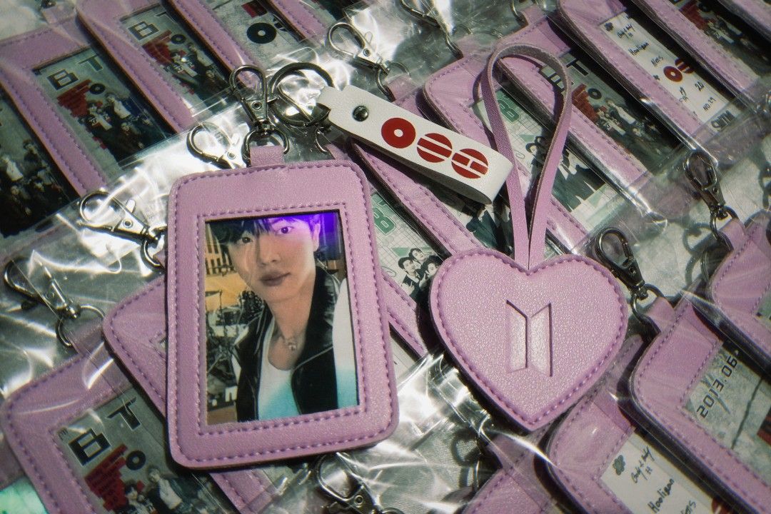 Photocard Holder BTS inspired (Category: Announcements) located in Manila. Submitted by btsinpurple (Listing ID 1467690344, Image 3). Description: ✨Carry Your Bias in Style: The Ultimate BTS Photocard Holder Set✨ (free random unofficial photocard). ​Hey ARMY ⟬⟭💜😊 Looking for the perfect way to show off your love for BTS while keeping your essential cards safe? Whether you're heading to a cupsleeve event, a concert, or just running daily errands